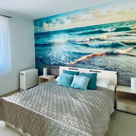 Marina アパート サルビノボ